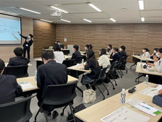 10 | Hitachi Systems held AI classes for high school students