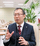 菊地 英二郎 氏