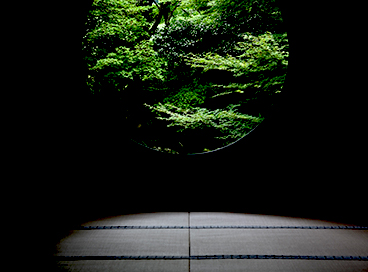 TravelersWANの特長は、国内企業ならではの細やかな日当設定や、経費精算の複雑な旅費規定にも柔軟に対応しています。