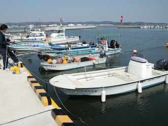 七ヶ浜町で利用されている漁船の写真